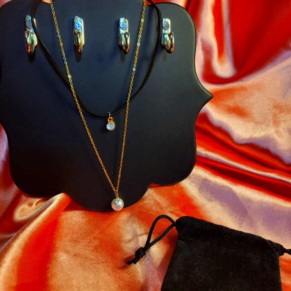 Diamond and pearl necklace